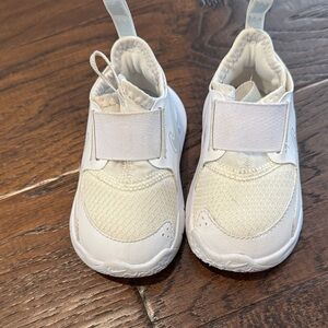 Kids White Slip-On Athletic Sneakers Baby shoes 4C